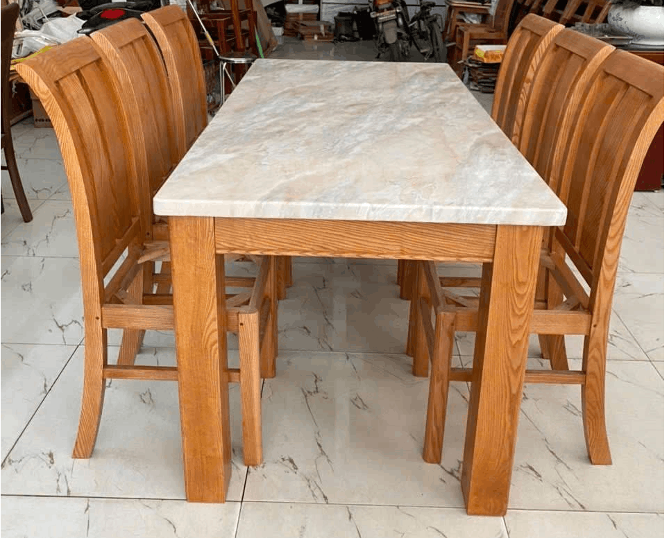 bàn ăn mặt đá