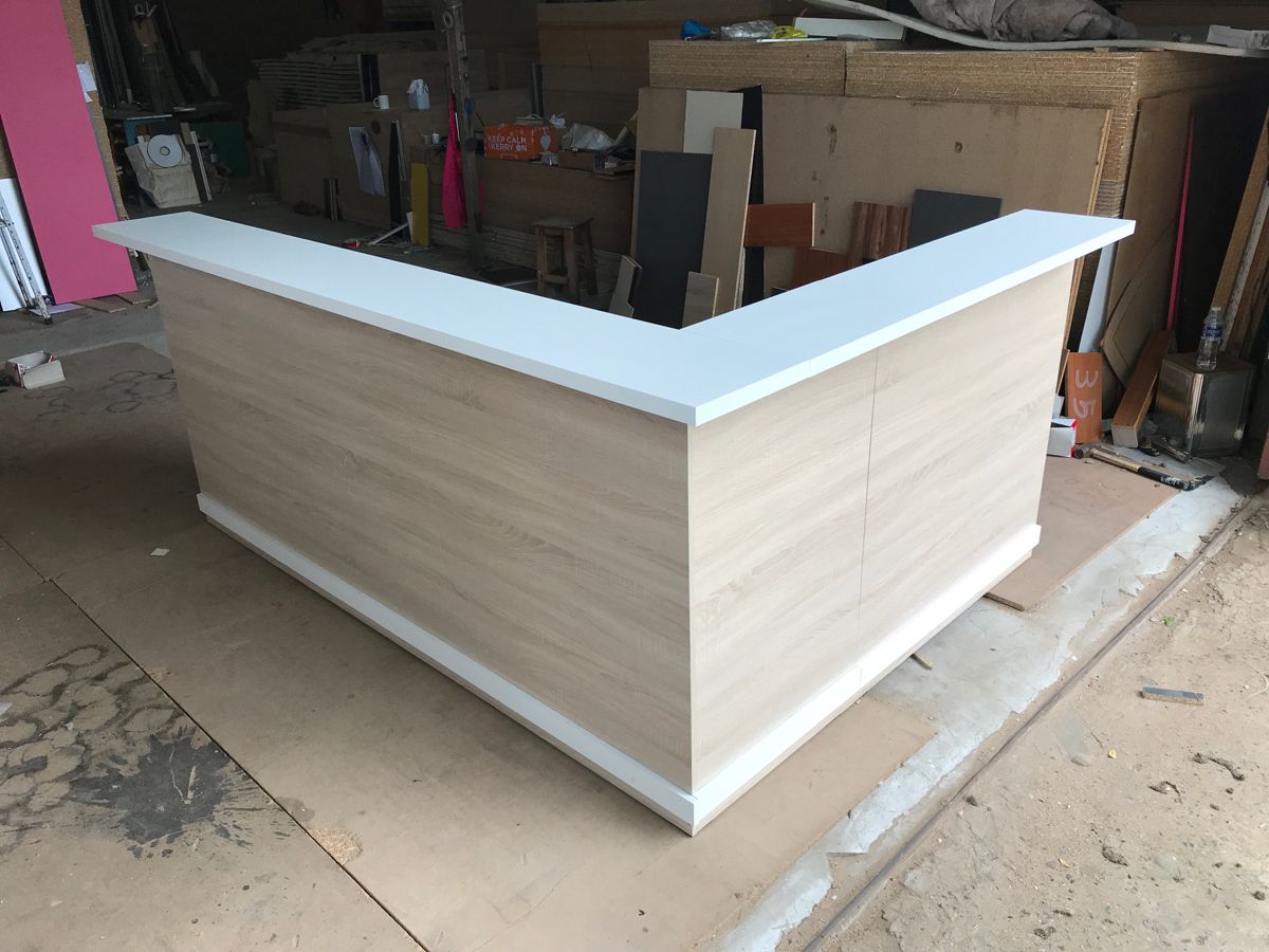 Quầy lễ tân chữ L Ngọc Thịnh