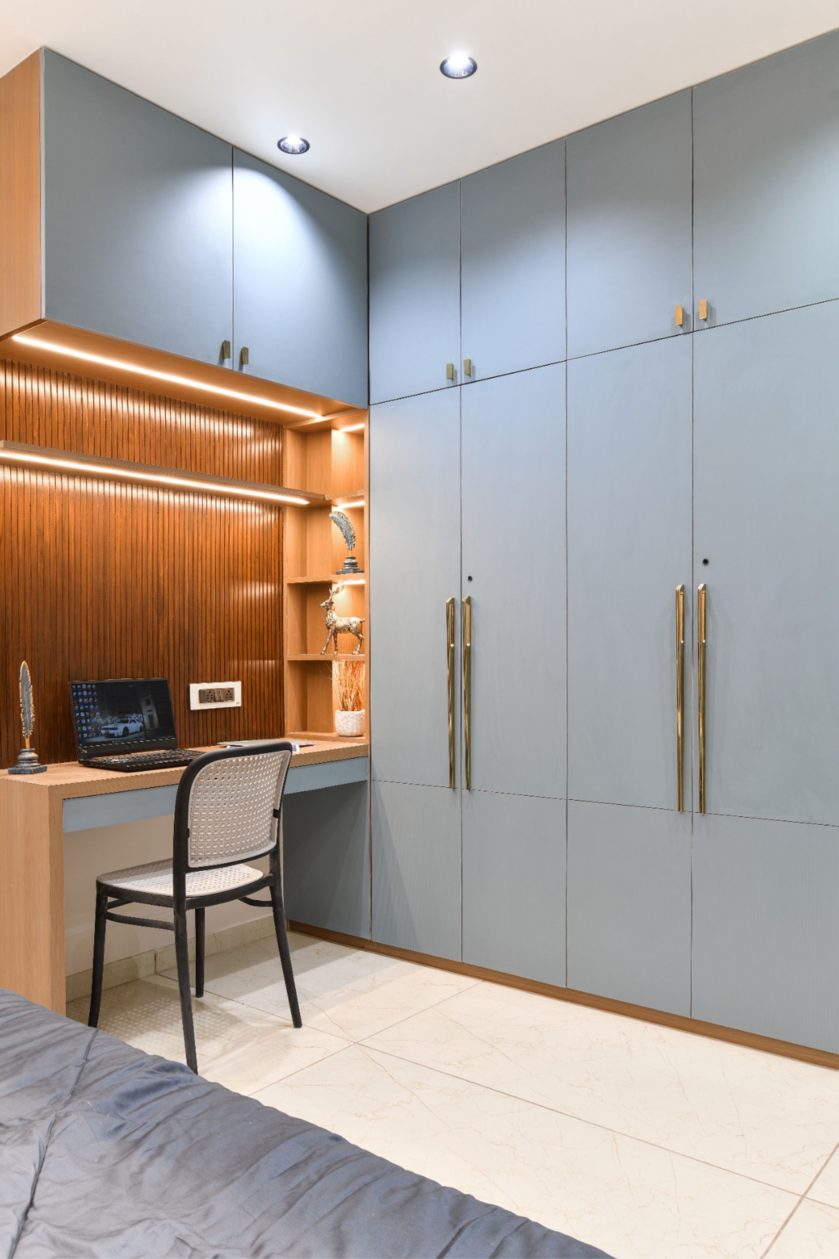 Tủ áo kết hợp bàn làm việc Ngọc Thịnh