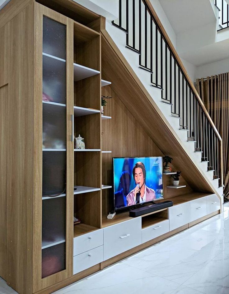 Tủ cầu thang kết hợp kệ ti vi Ngọc Thịnh